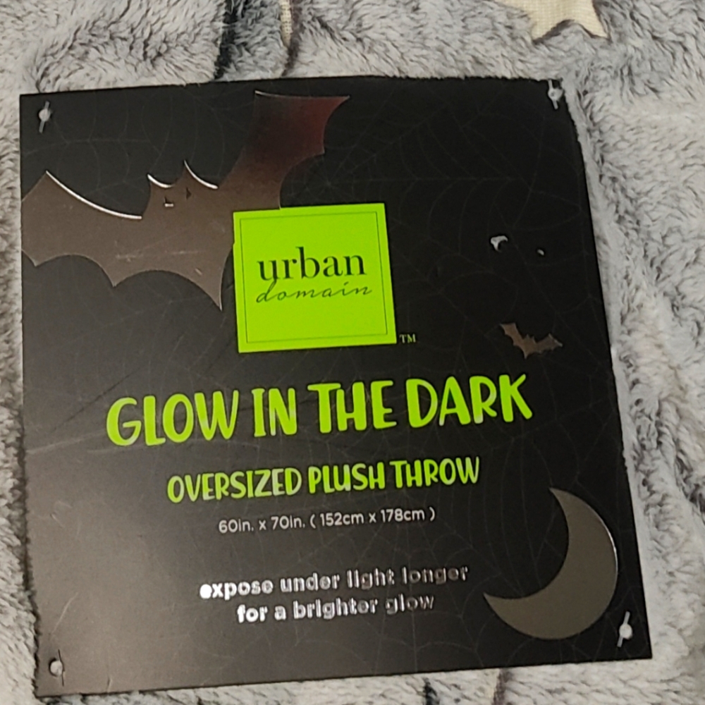 Glow in the Dark Blanquette Throw - Black